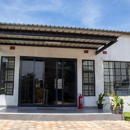 Lowin Suites-One-Bed Apartments Lusaka Exteriér fotografie